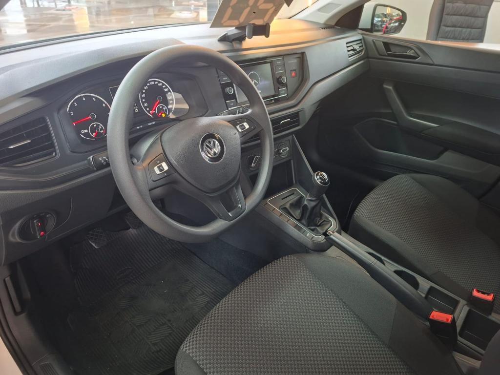 VOLKSWAGEN Polo Hatch - Foto