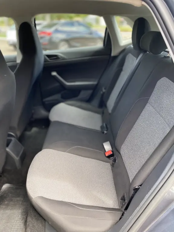 VOLKSWAGEN Polo Hatch - Foto