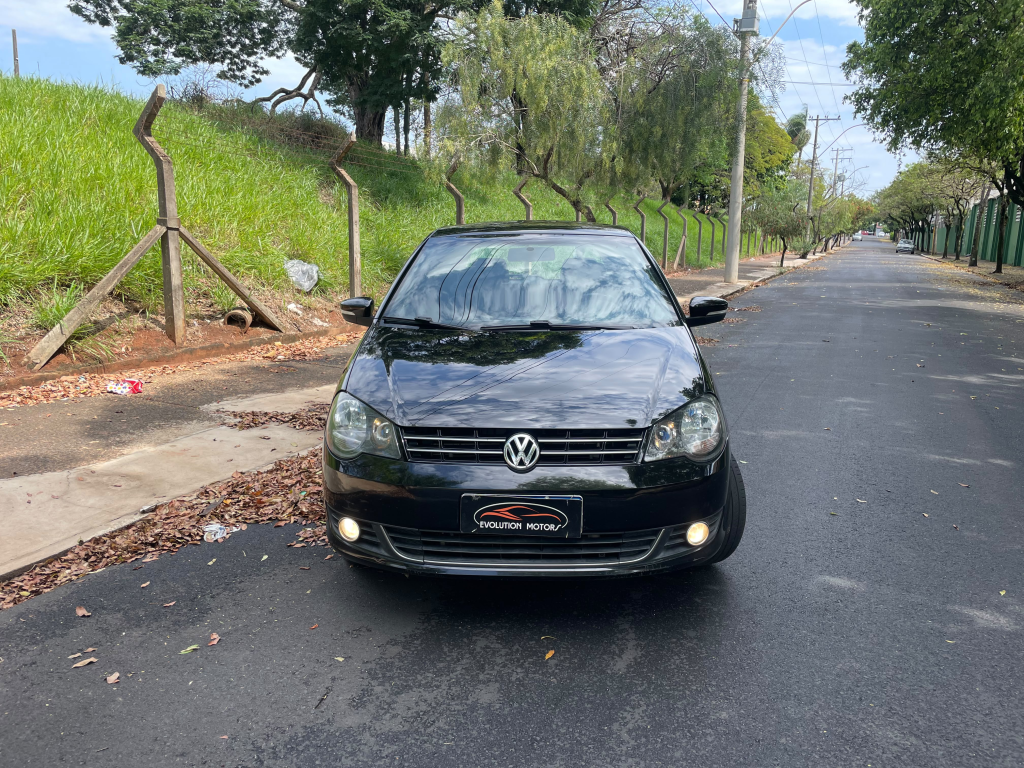 VOLKSWAGEN Polo Hatch - Foto
