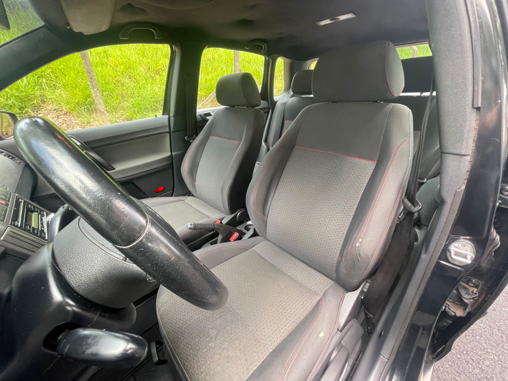 VOLKSWAGEN Polo Hatch - Foto