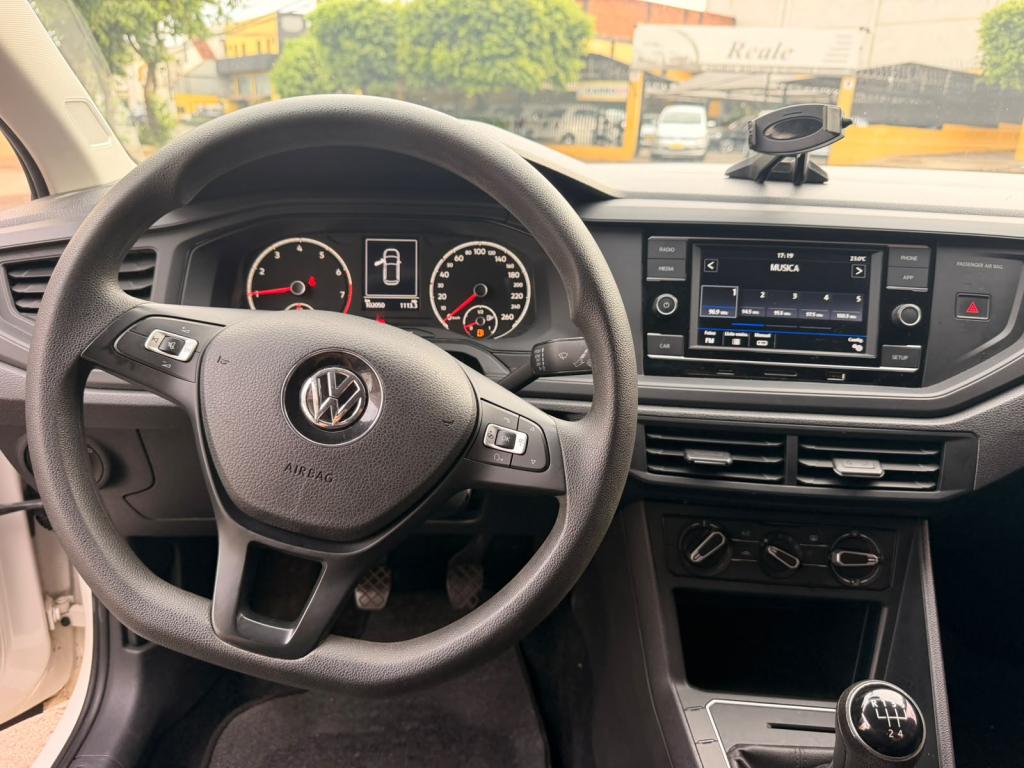 VOLKSWAGEN Polo Hatch - Foto