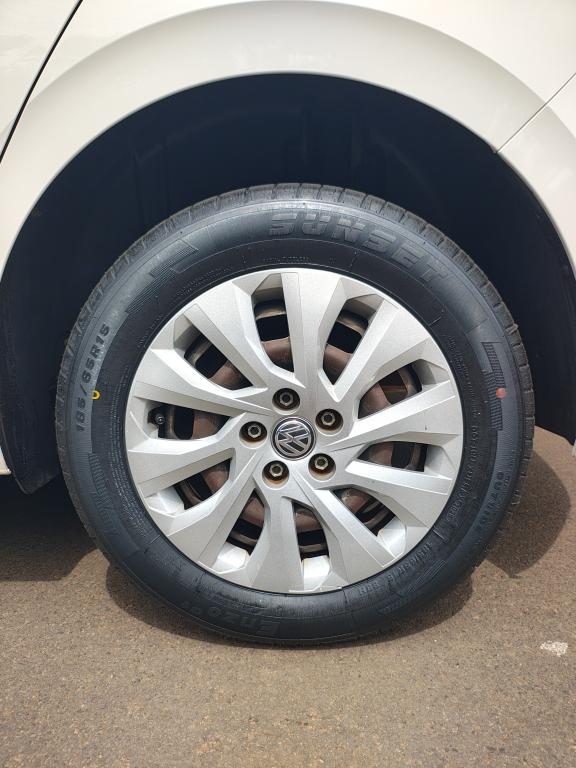 VOLKSWAGEN Polo Hatch - Foto