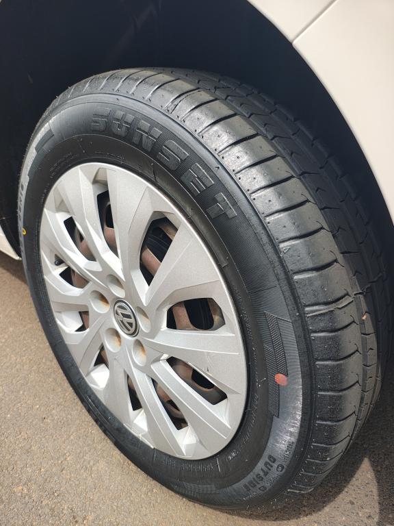 VOLKSWAGEN Polo Hatch - Foto