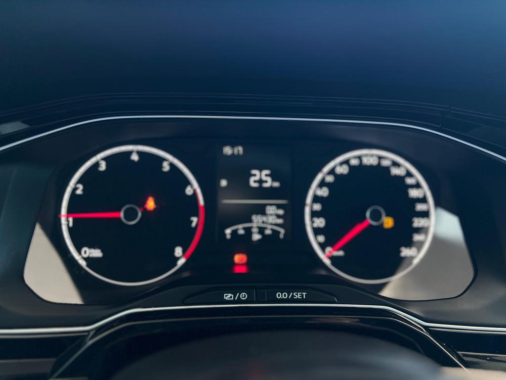 VOLKSWAGEN Polo Hatch - Foto