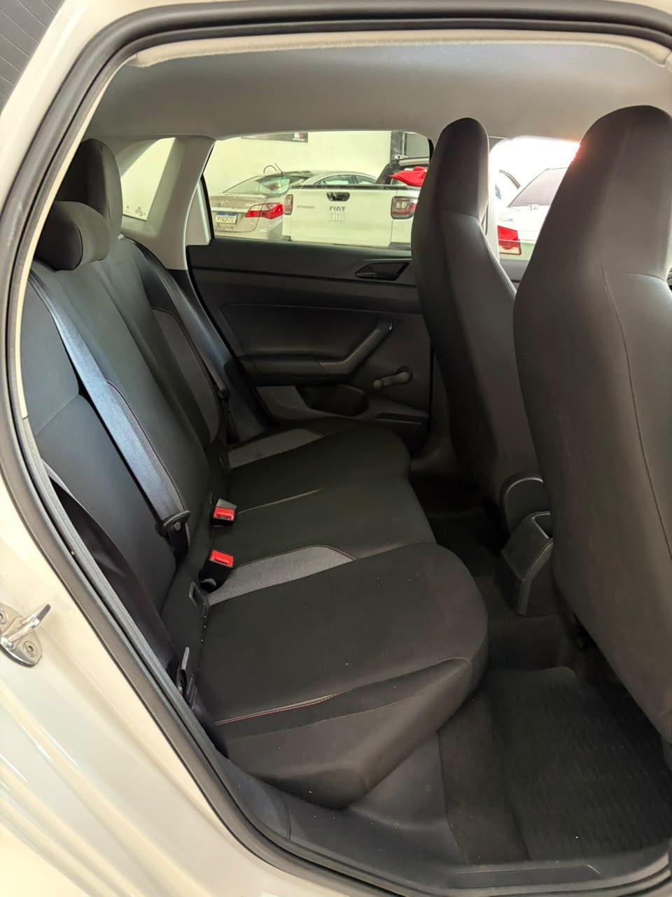 VOLKSWAGEN Polo Hatch - Foto