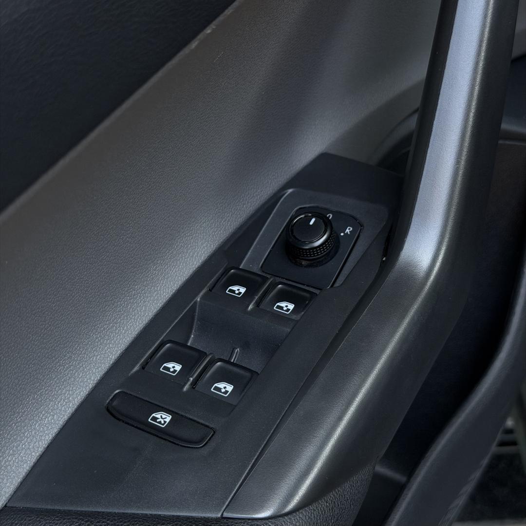 VOLKSWAGEN Polo Hatch - Foto