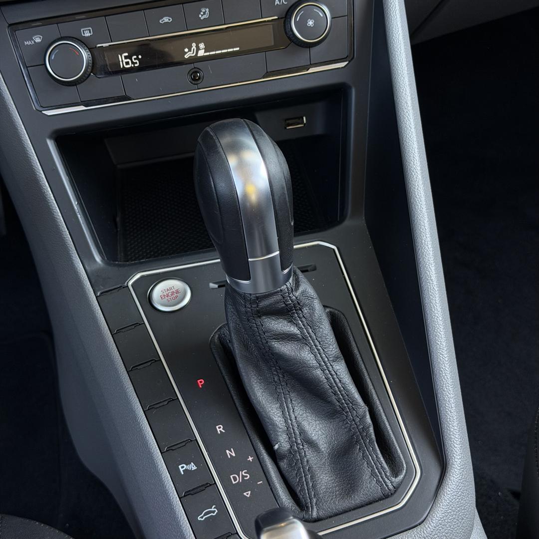 VOLKSWAGEN Polo Hatch - Foto