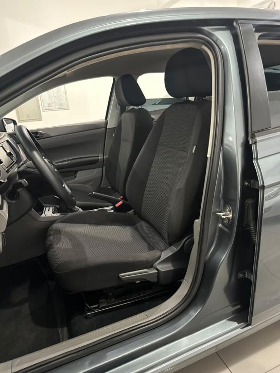 VOLKSWAGEN Polo Hatch - Foto