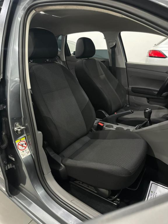 VOLKSWAGEN Polo Hatch - Foto