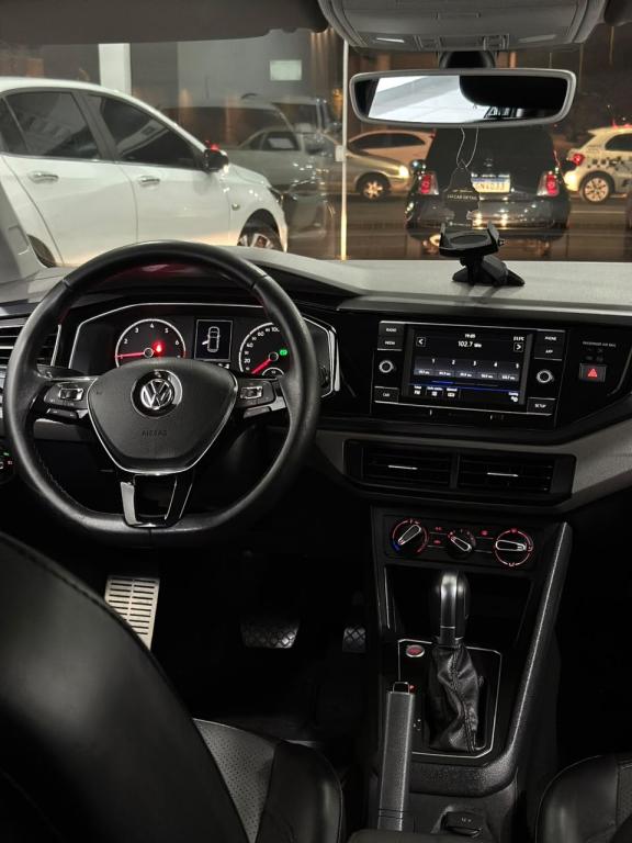 VOLKSWAGEN Polo Hatch - Foto