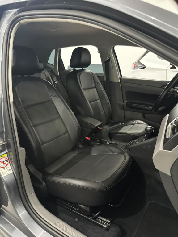 VOLKSWAGEN Polo Hatch - Foto