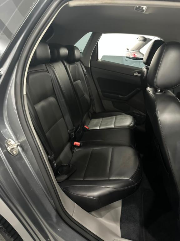 VOLKSWAGEN Polo Hatch - Foto