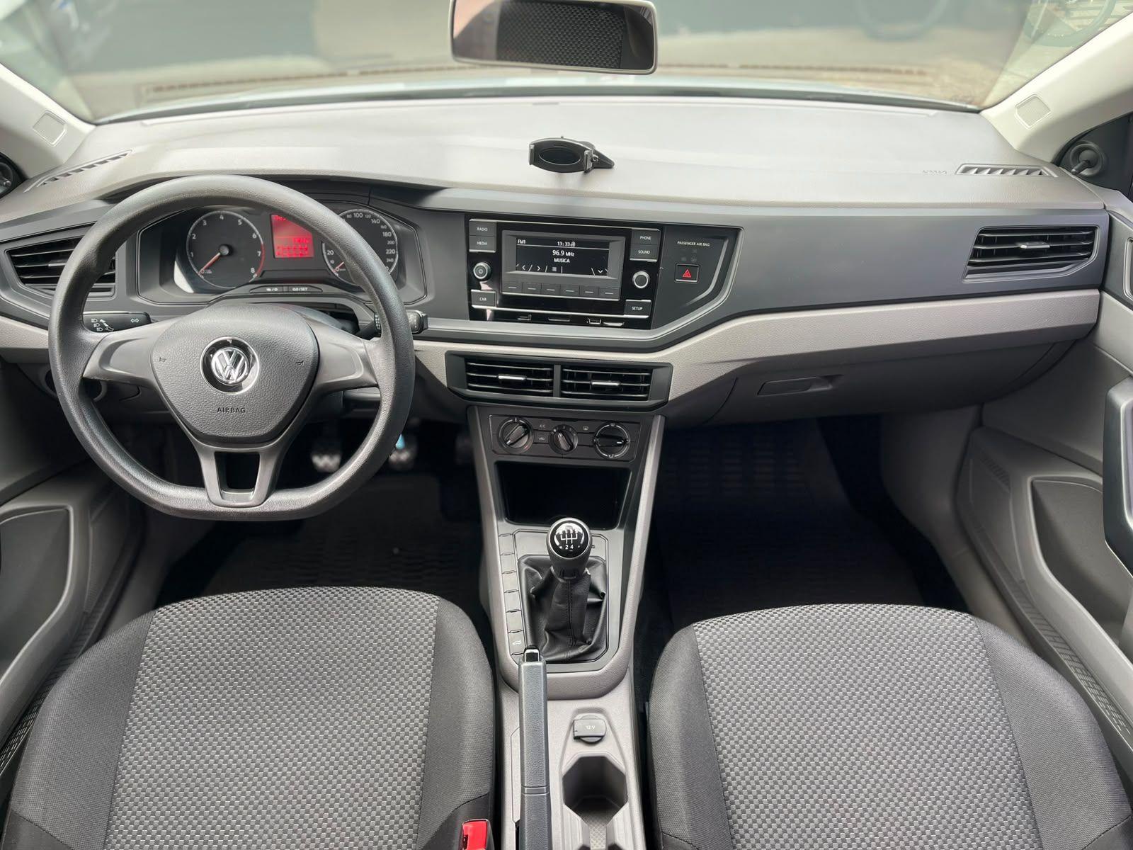 VOLKSWAGEN Polo Hatch - Foto