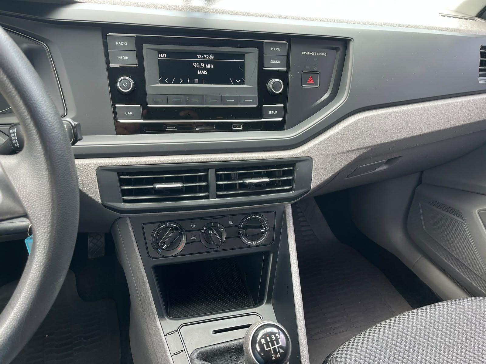 VOLKSWAGEN Polo Hatch - Foto