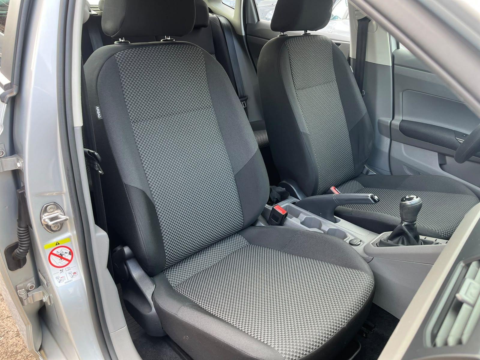 VOLKSWAGEN Polo Hatch - Foto