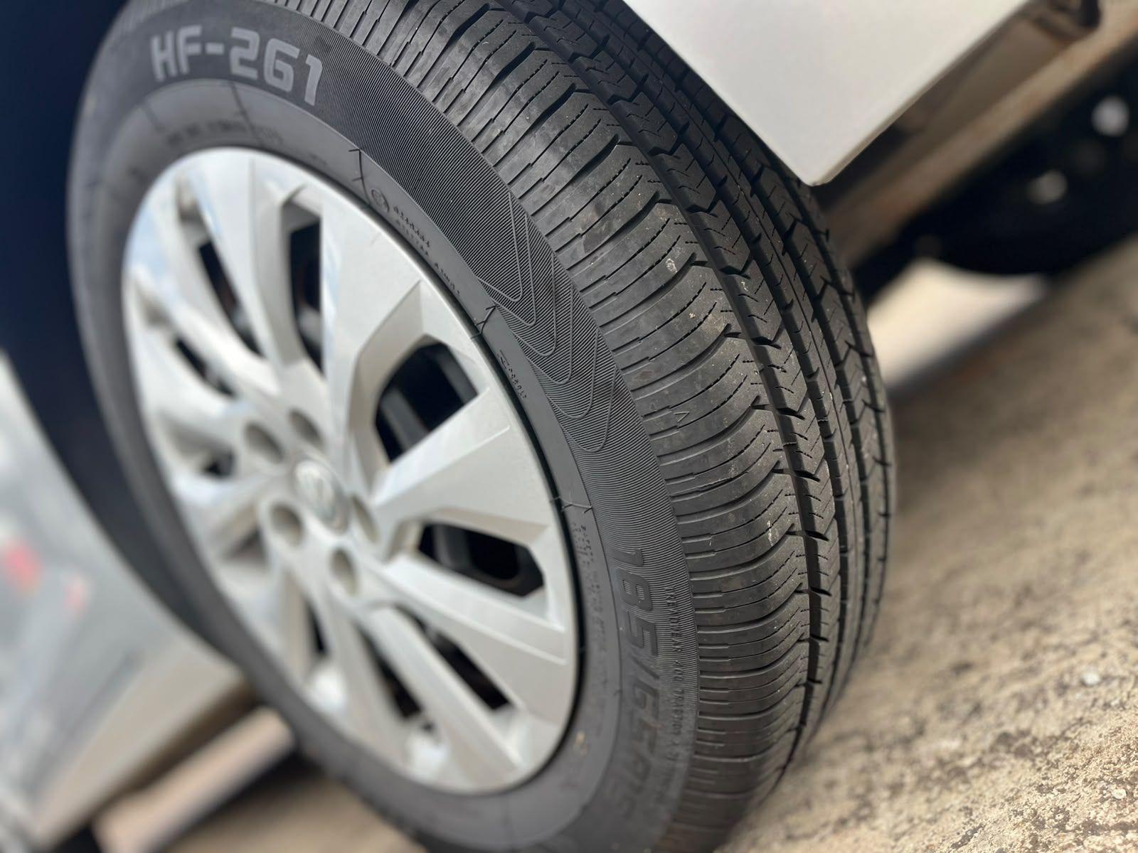 VOLKSWAGEN Polo Hatch - Foto