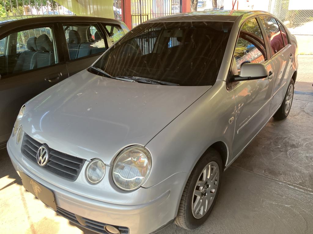 VOLKSWAGEN Polo Sedan - Foto