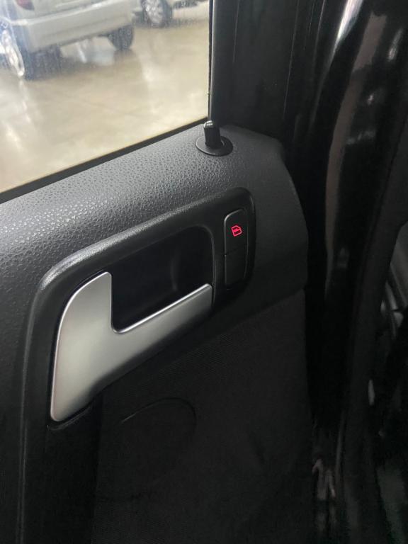 VOLKSWAGEN Polo Sedan - Foto