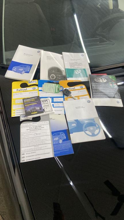 VOLKSWAGEN Polo Sedan - Foto