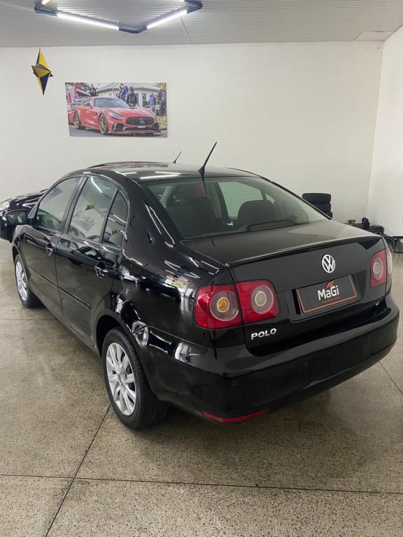 VOLKSWAGEN Polo Sedan - Foto