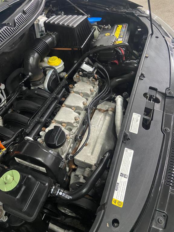 VOLKSWAGEN Polo Sedan - Foto