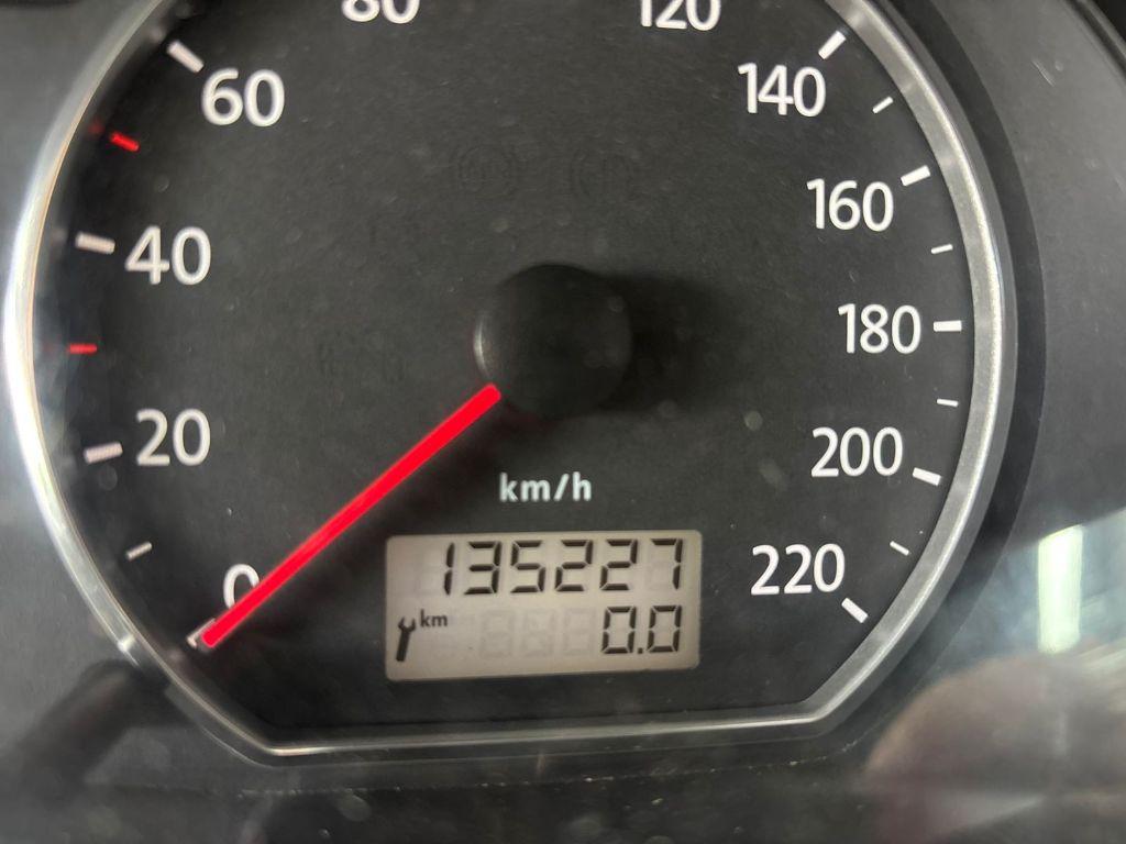 VOLKSWAGEN Polo Sedan - Foto