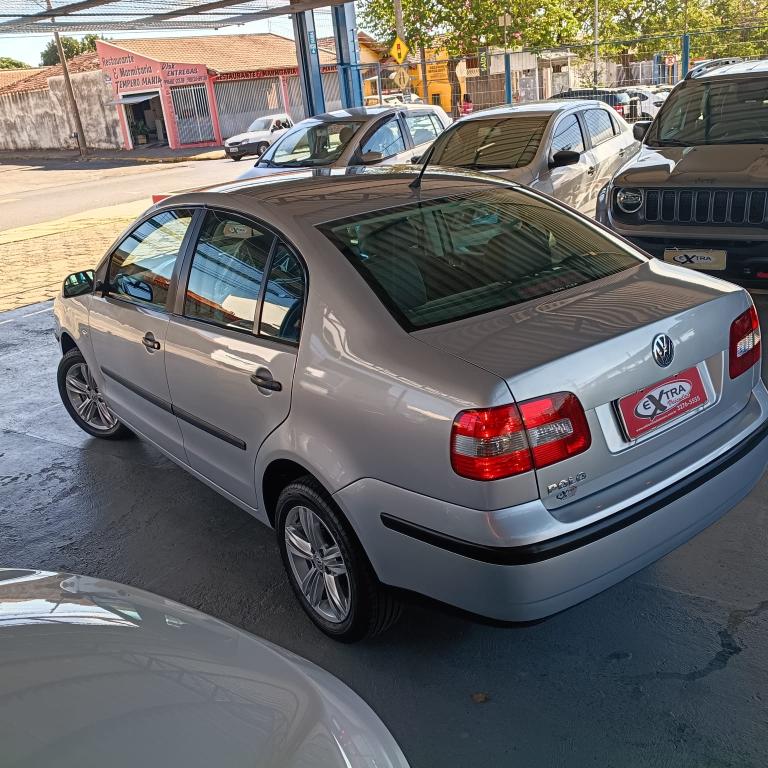 VOLKSWAGEN Polo Sedan - Foto