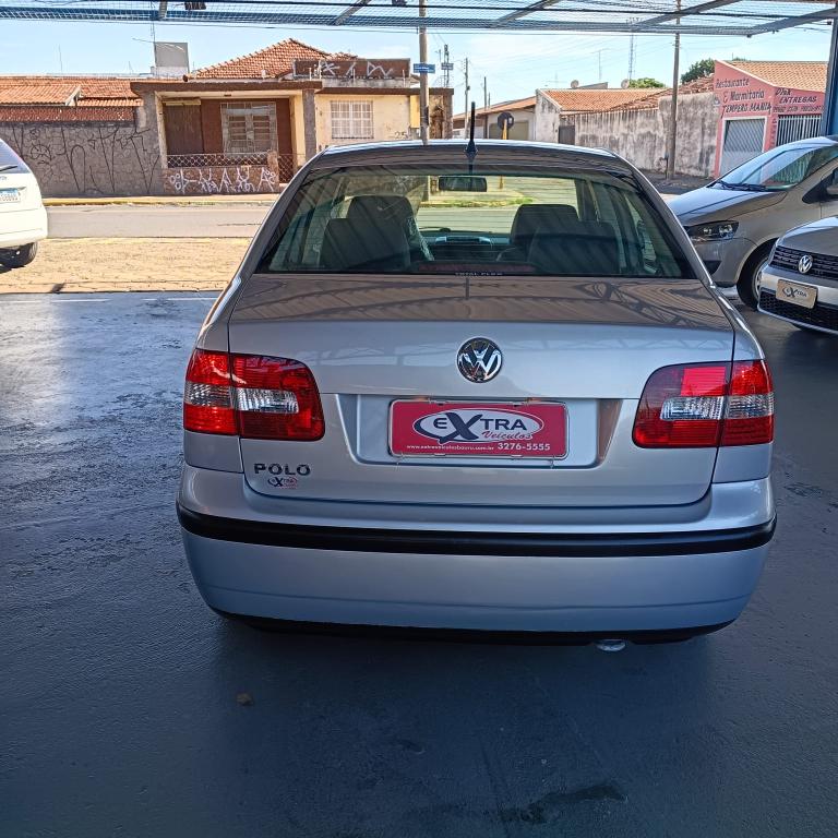 VOLKSWAGEN Polo Sedan - Foto