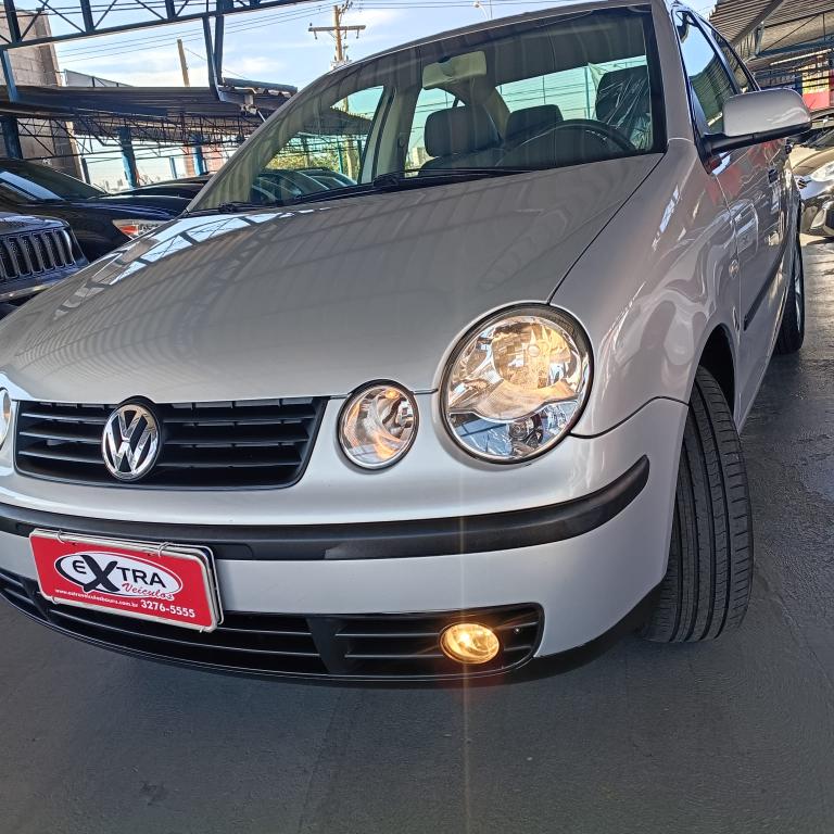 VOLKSWAGEN Polo Sedan - Foto