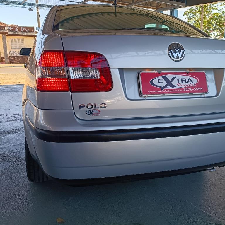 VOLKSWAGEN Polo Sedan - Foto