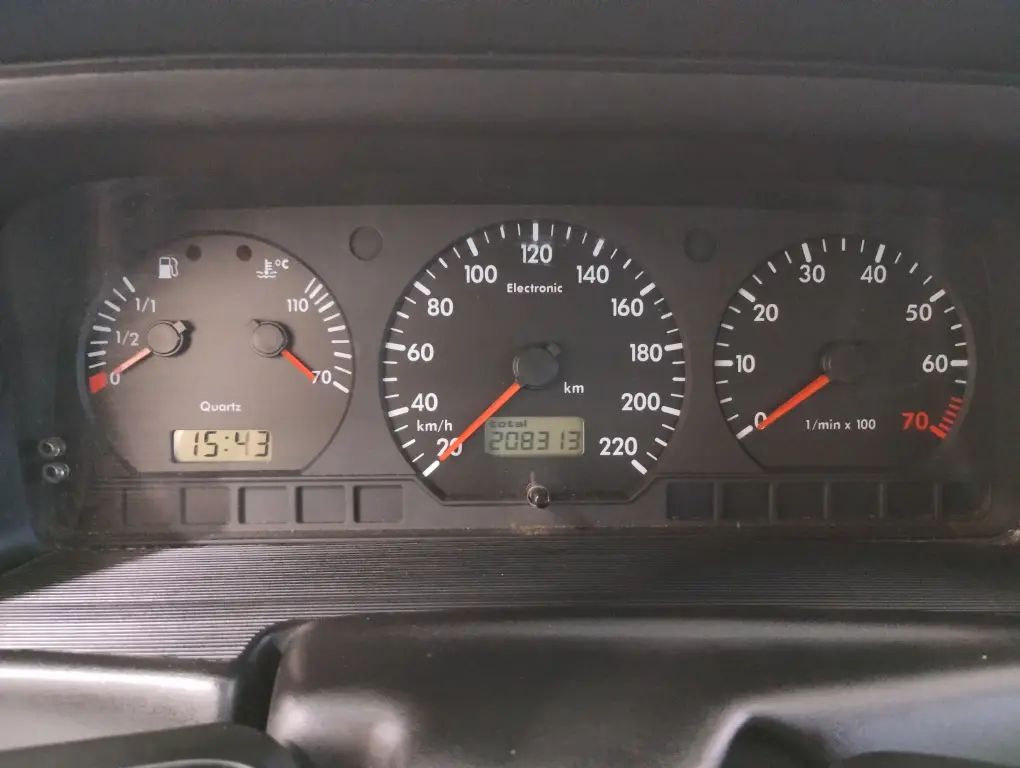 VOLKSWAGEN Santana - Foto