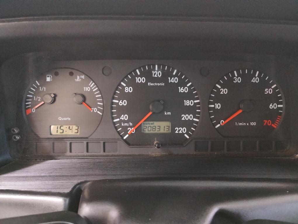 VOLKSWAGEN Santana - Foto