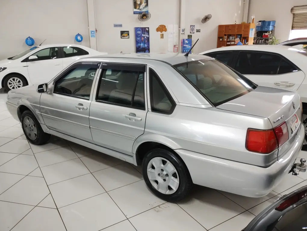 VOLKSWAGEN Santana - Foto