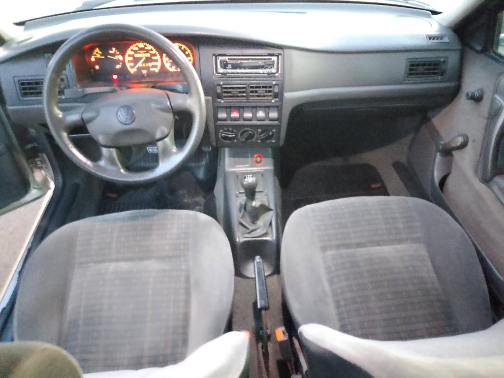 VOLKSWAGEN Santana - Foto