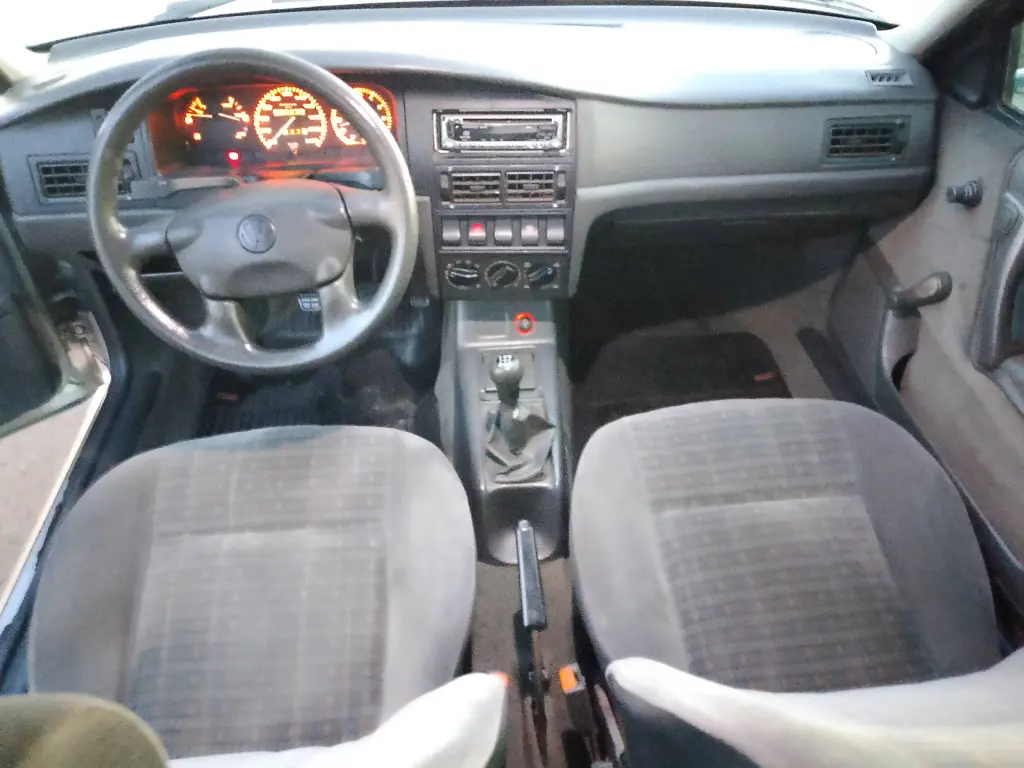 VOLKSWAGEN Santana - Foto