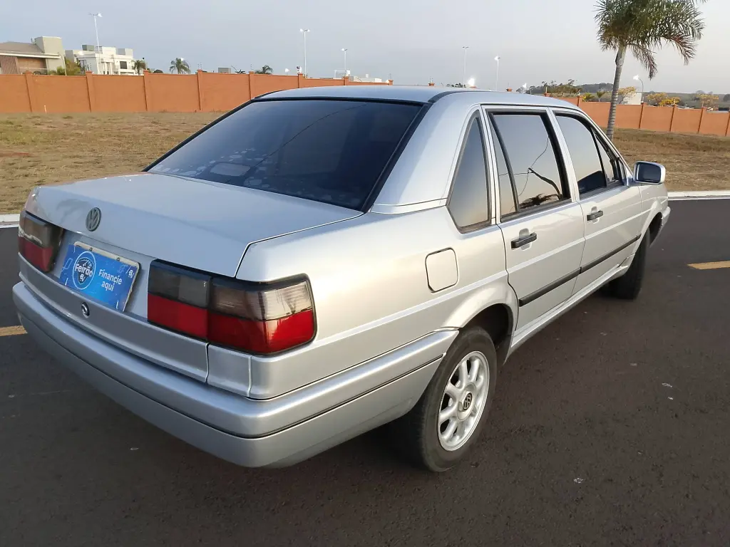 VOLKSWAGEN Santana - Foto