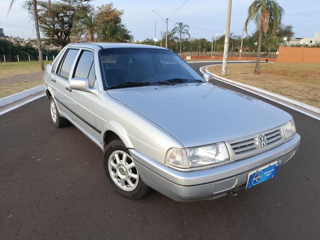 VOLKSWAGEN Santana - Foto
