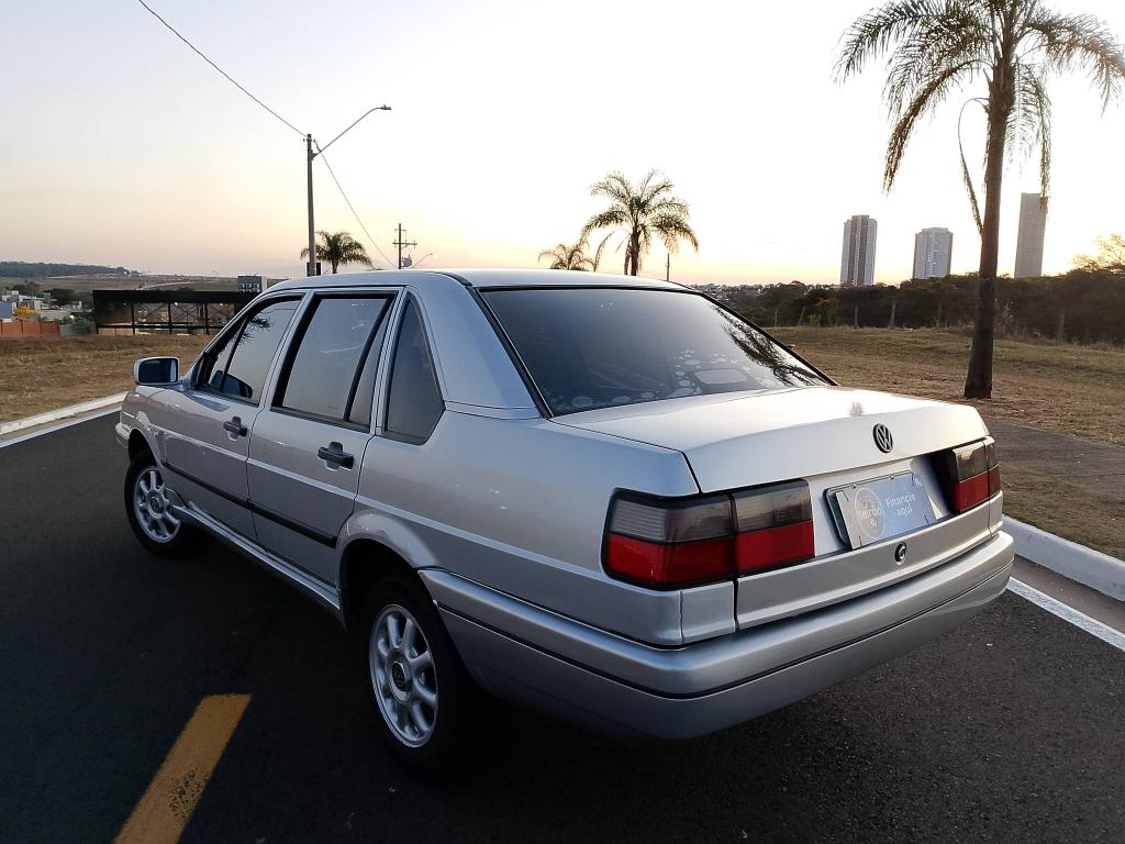 VOLKSWAGEN Santana - Foto