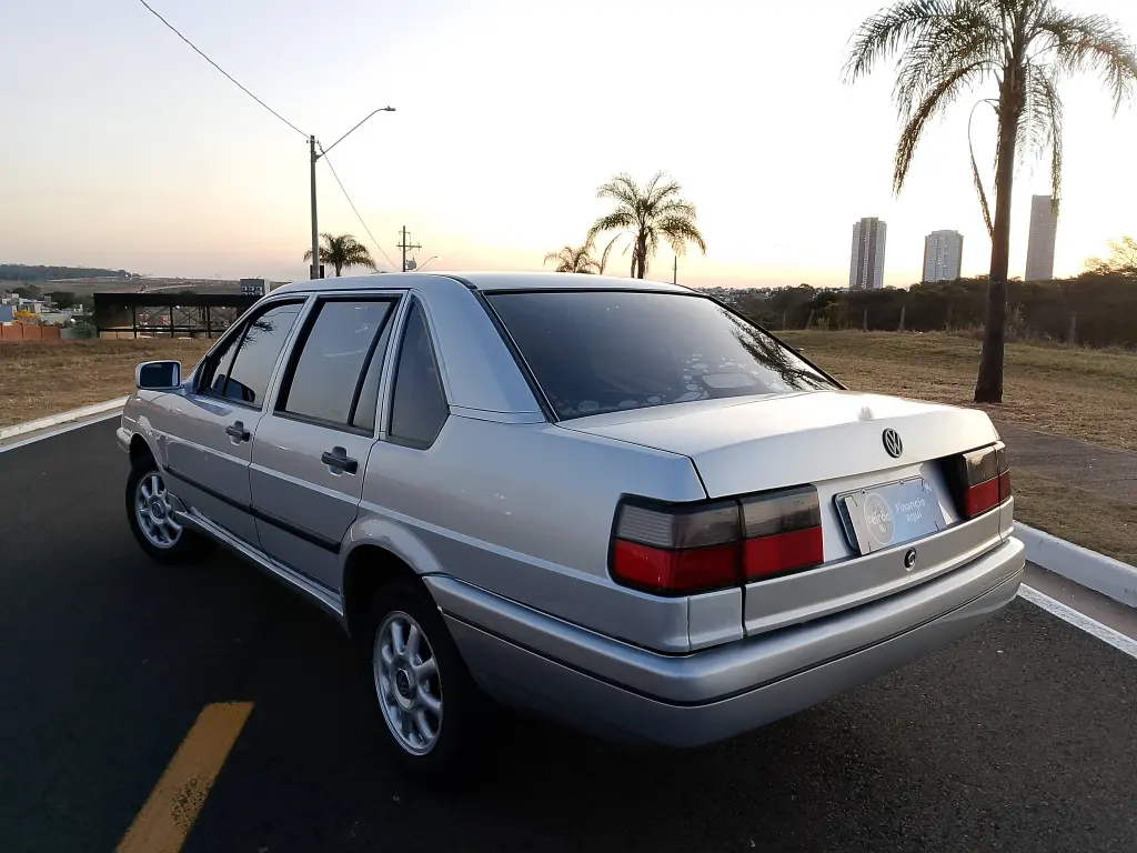 VOLKSWAGEN Santana - Foto