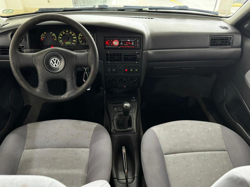 VOLKSWAGEN Santana - Foto