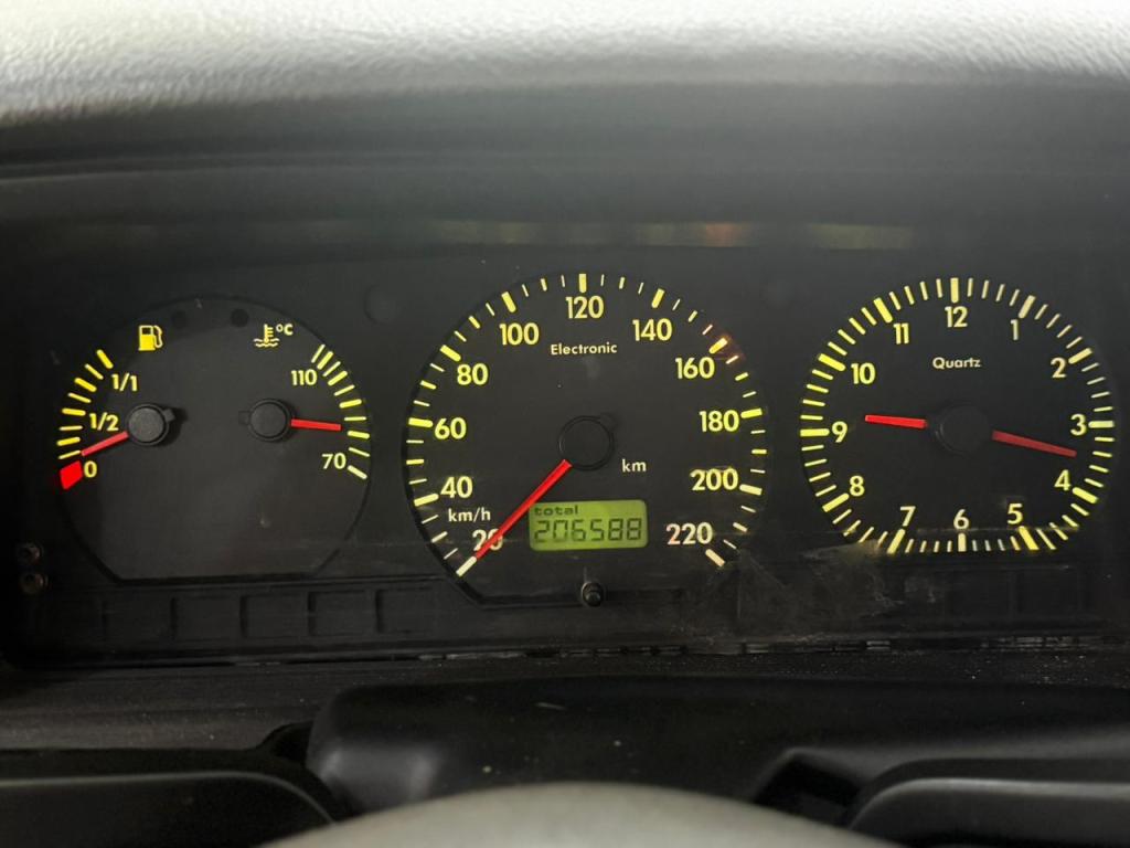VOLKSWAGEN Santana - Foto