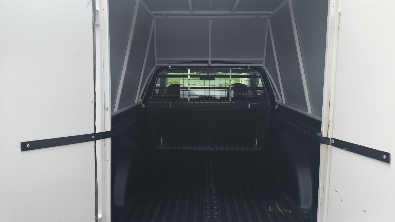 VOLKSWAGEN Saveiro - Foto