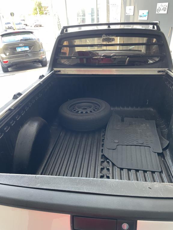 VOLKSWAGEN Saveiro - Foto