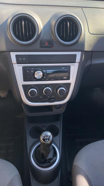 VOLKSWAGEN Saveiro - Foto