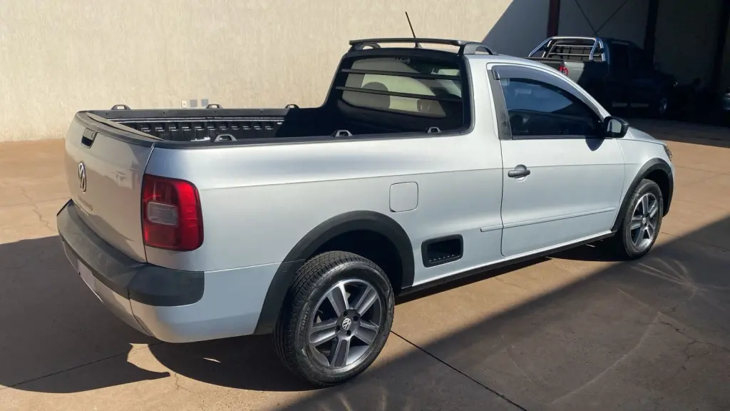 VOLKSWAGEN Saveiro - Foto