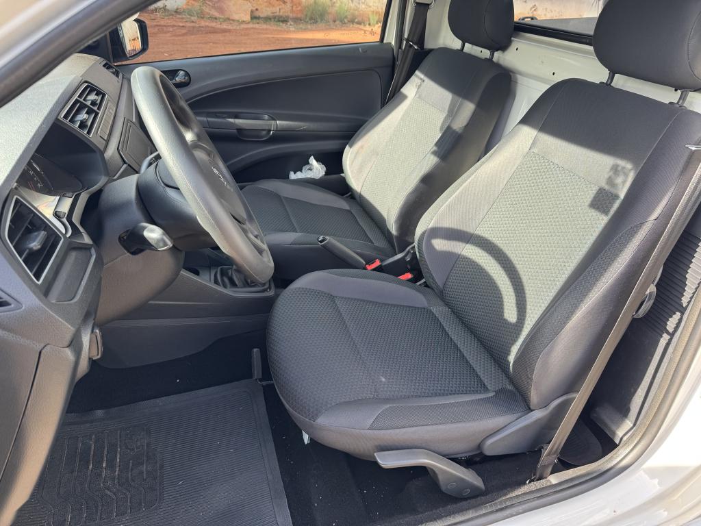 VOLKSWAGEN Saveiro - Foto