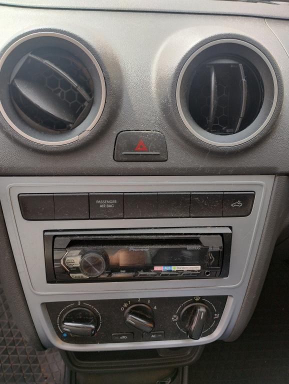 VOLKSWAGEN Saveiro - Foto