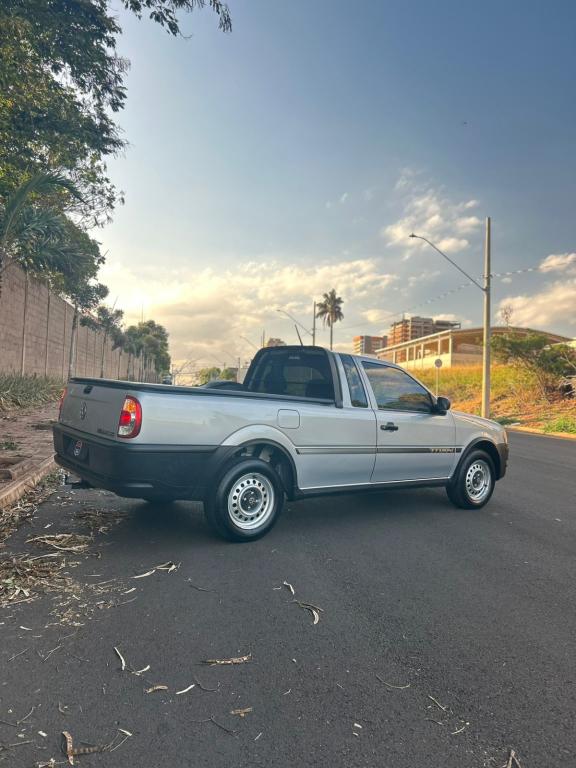 VOLKSWAGEN Saveiro - Foto