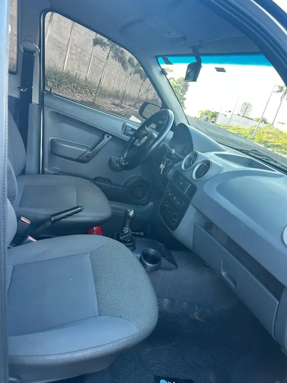 VOLKSWAGEN Saveiro - Foto