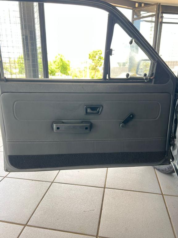 VOLKSWAGEN Saveiro - Foto